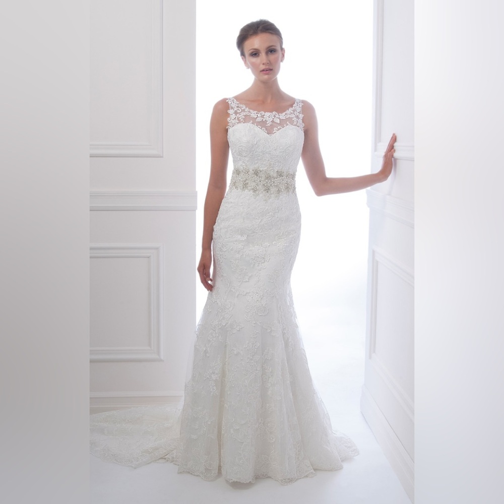 Alfred Sung 2014 timeless classy fitted sweetheart neckline lace wedding dress 8